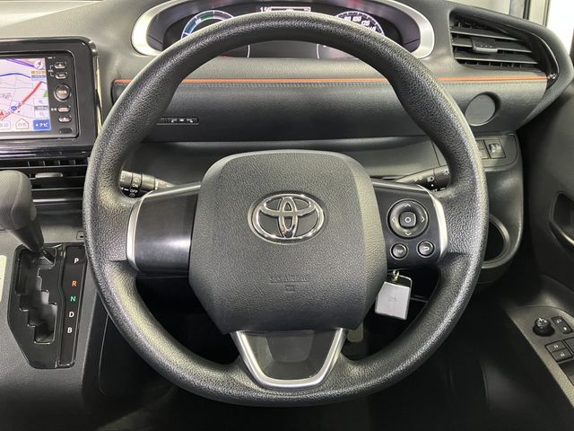 TOYOTA SIENTA HYBRID 2017