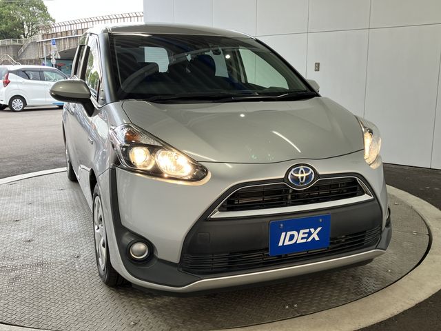 TOYOTA SIENTA HYBRID 2017