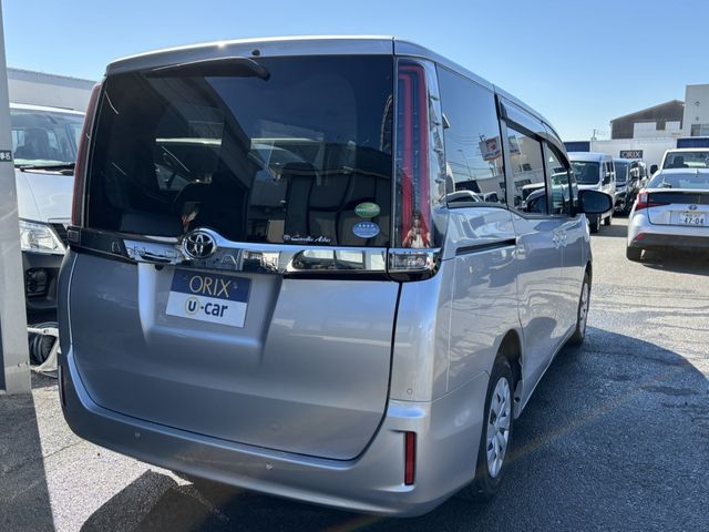 TOYOTA NOAH 2020