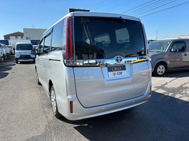 TOYOTA NOAH 2020