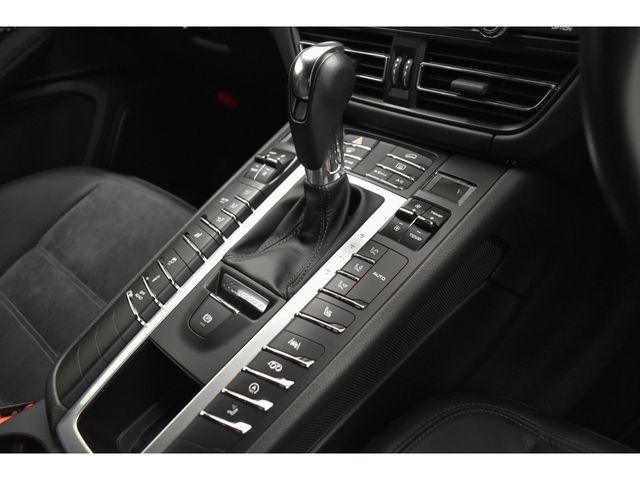 PORSCHE PORSCHE Macan 2020