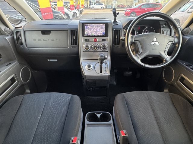 MITSUBISHI DELICA D:5 4WD 2013