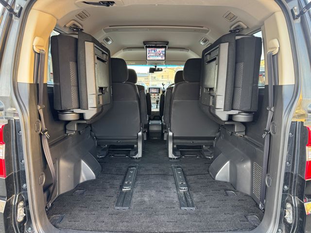 MITSUBISHI DELICA D:5 4WD 2013