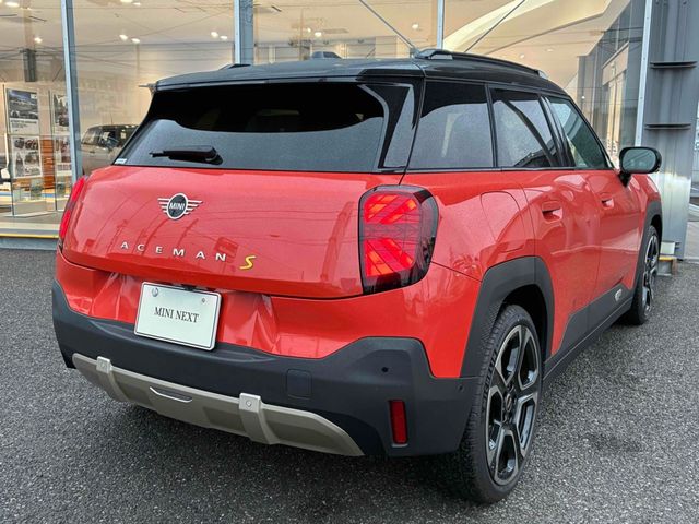 BMW MINI ACEMAN 2024