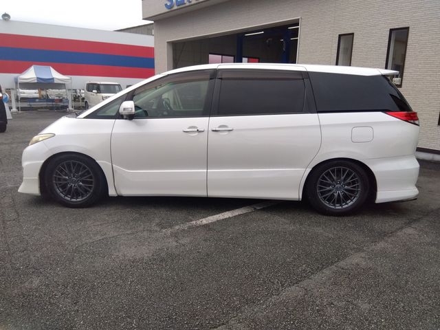 TOYOTA ESTIMA 2010