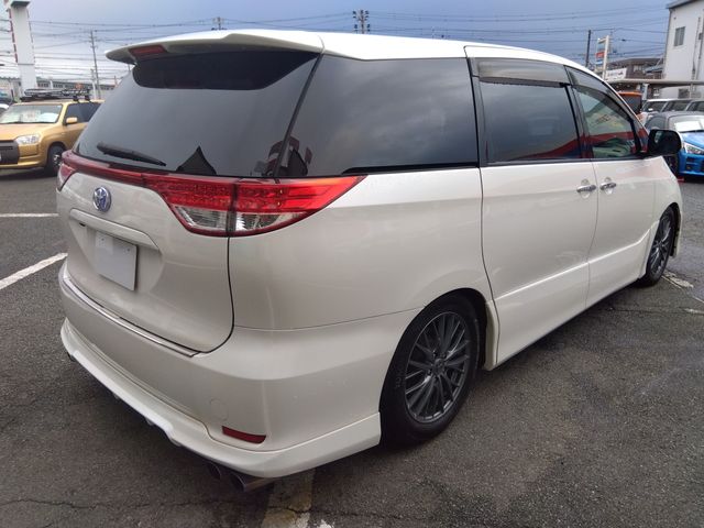 TOYOTA ESTIMA 2010