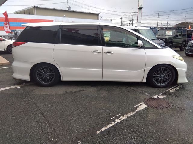 TOYOTA ESTIMA 2010