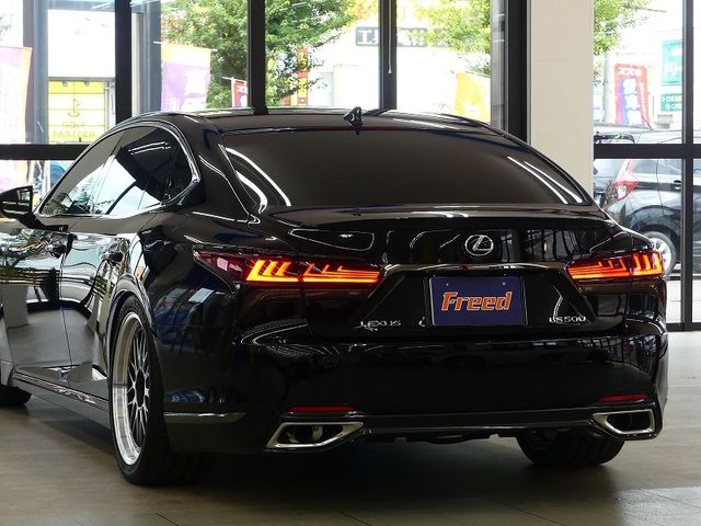 TOYOTA LEXUS LS500 2021