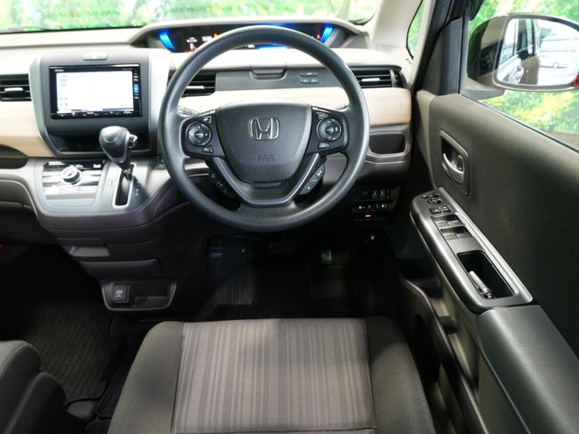 HONDA FREED 2016