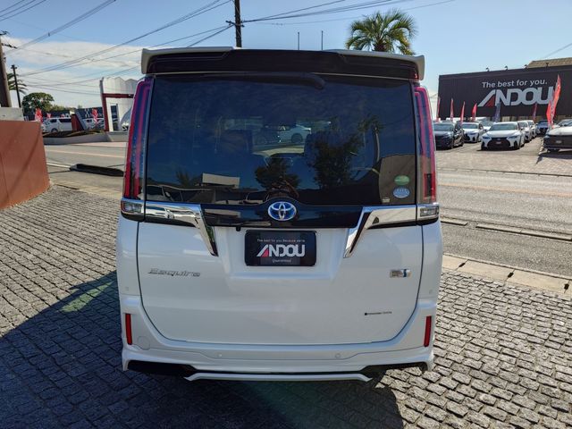 TOYOTA ESQUIRE HYBRID 2019