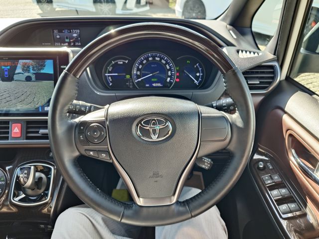 TOYOTA ESQUIRE HYBRID 2019