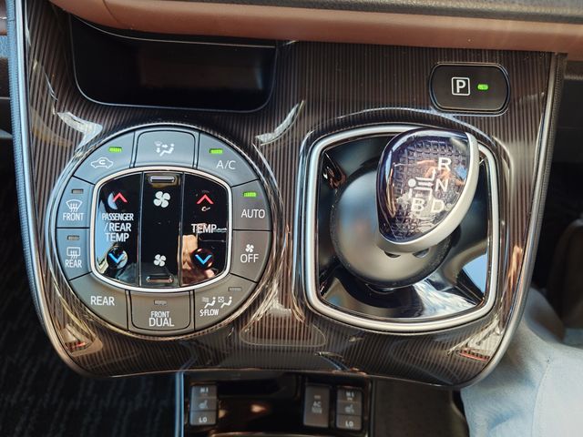 TOYOTA ESQUIRE HYBRID 2019