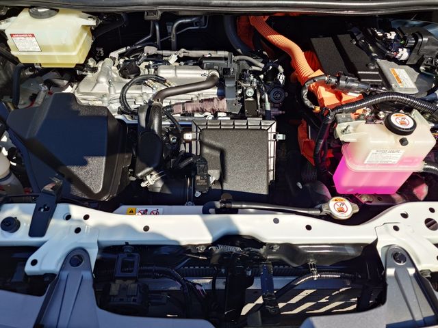 TOYOTA ESQUIRE HYBRID 2019