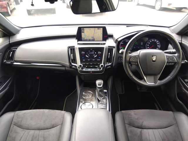 TOYOTA CROWN sedan hybrid 4WD 2020