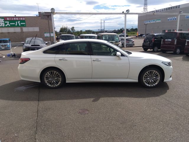 TOYOTA CROWN sedan hybrid 4WD 2020