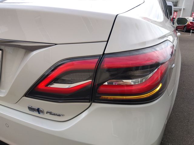 TOYOTA CROWN sedan hybrid 4WD 2020