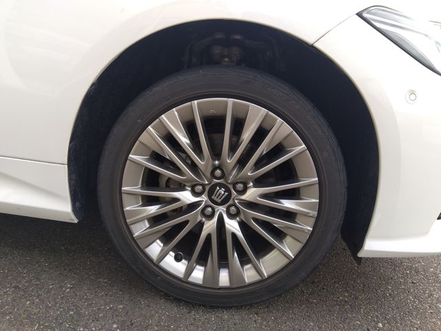 TOYOTA CROWN sedan hybrid 4WD 2020