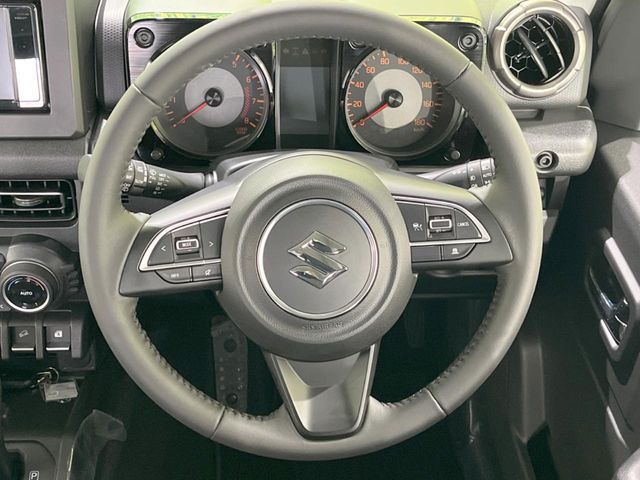 SUZUKI JIMNY NOMADE 2025