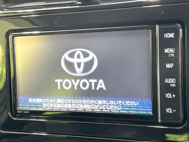 TOYOTA PRIUS 2021