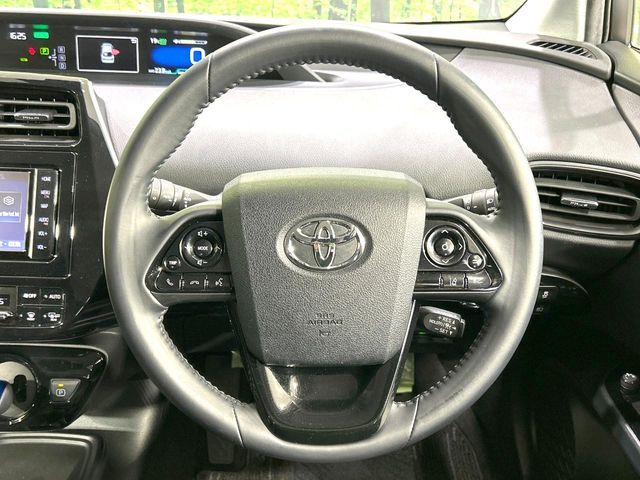 TOYOTA PRIUS 2021