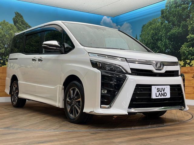 TOYOTA VOXY 4WD 2019