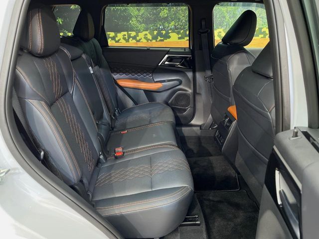 MITSUBISHI OUTLANDER PHEV 2024