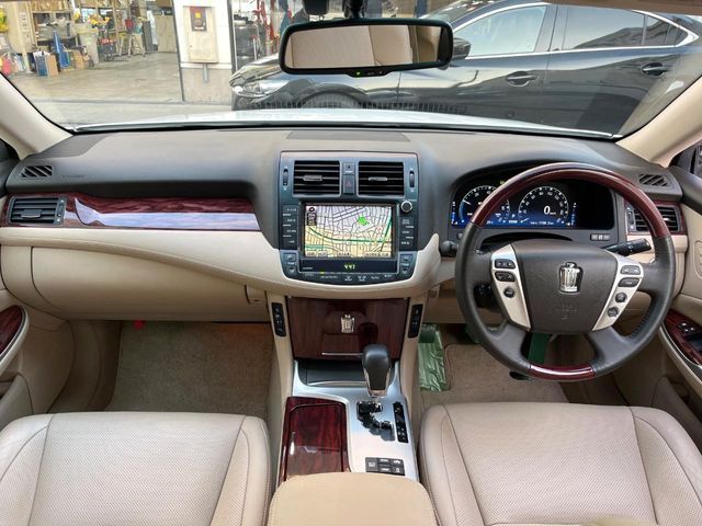 TOYOTA CROWN sedan hybrid 2010