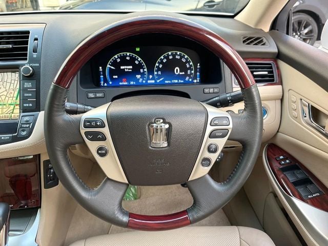 TOYOTA CROWN sedan hybrid 2010