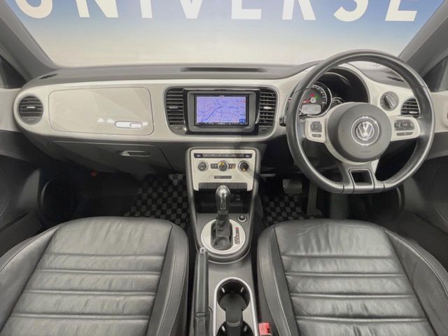 VOLKSWAGEN VOLKSWAGEN The BEETLE 2013