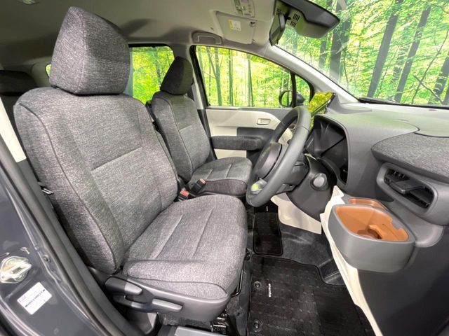 TOYOTA SIENTA HYBRID 2025