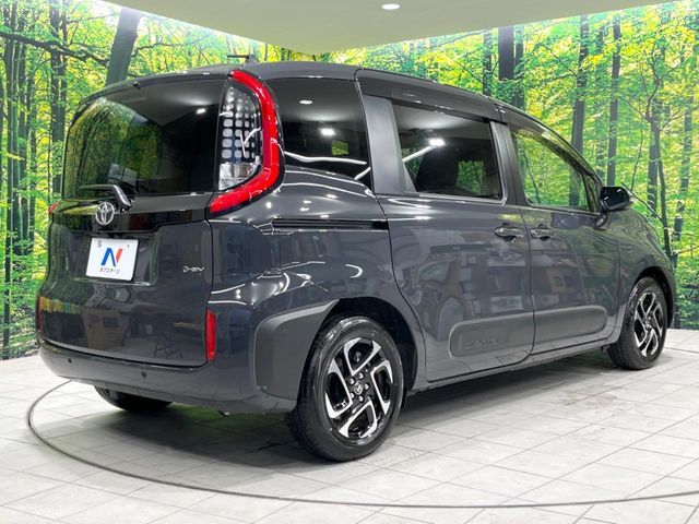 TOYOTA SIENTA HYBRID 2025