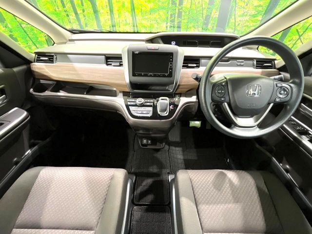 HONDA FREED HYBRID 2023