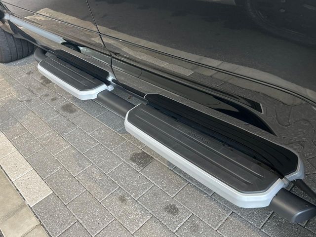 ROVER ROVER DEFENDER 2025