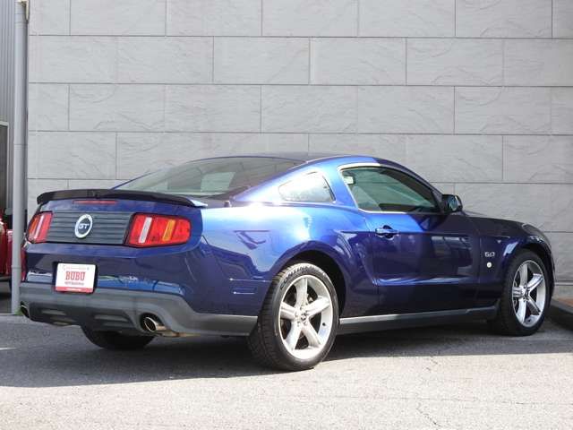 FORD FORD MUSTANG 2012