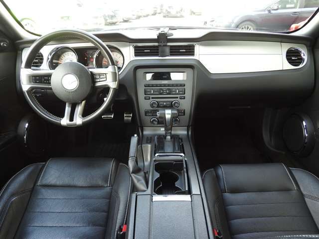 FORD FORD MUSTANG 2012