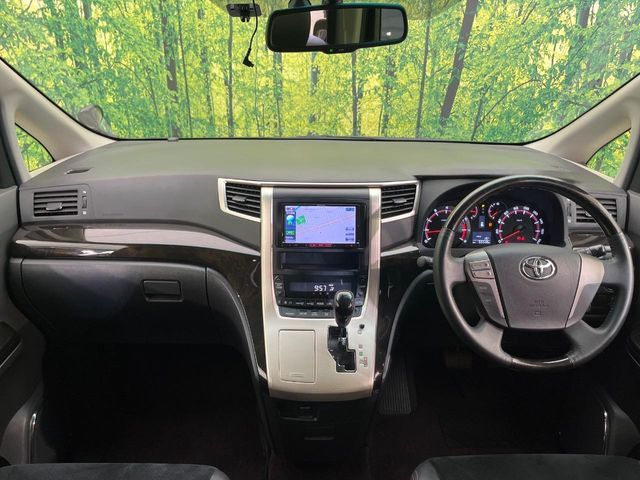 TOYOTA VELLFIRE 2012