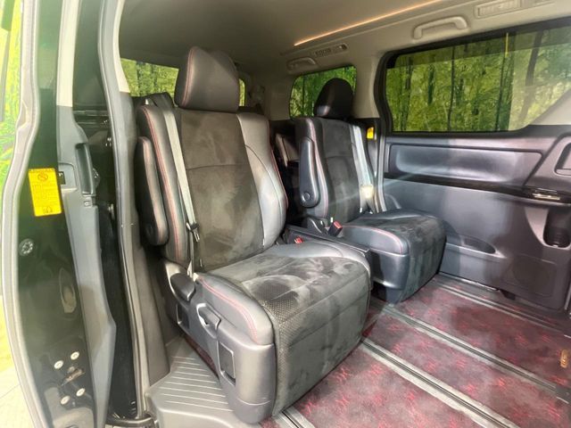 TOYOTA VELLFIRE 2012