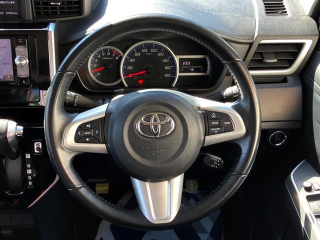 TOYOTA ROOMY 2018