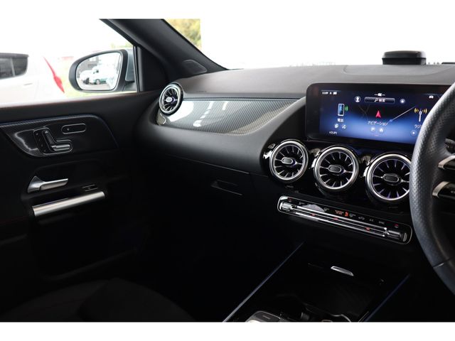 MERCEDES BENZ MERCEDES BENZ GLA class 2024