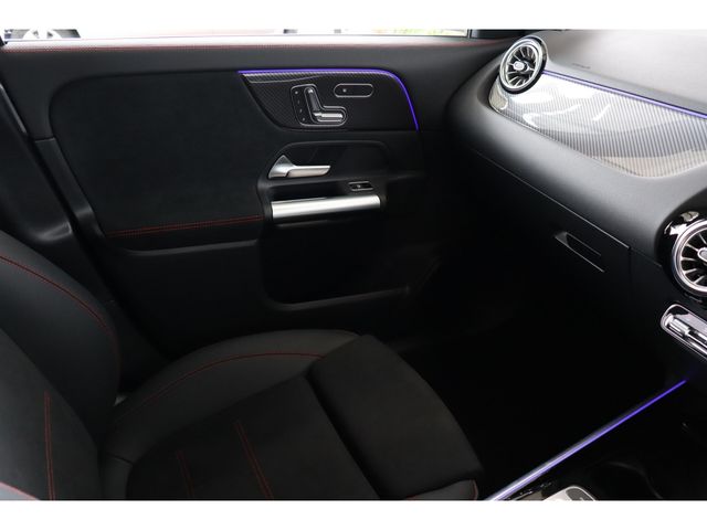 MERCEDES BENZ MERCEDES BENZ GLA class 2024