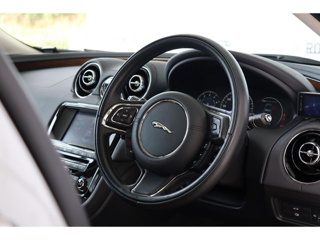 JAGUAR JAGUAR XJseries sedan 2017