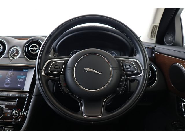 JAGUAR JAGUAR XJseries sedan 2017