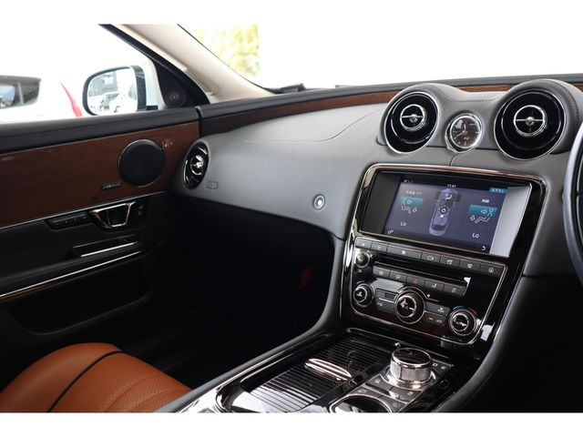 JAGUAR JAGUAR XJseries sedan 2017