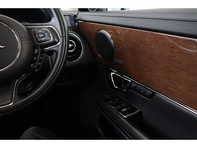 JAGUAR JAGUAR XJseries sedan 2017