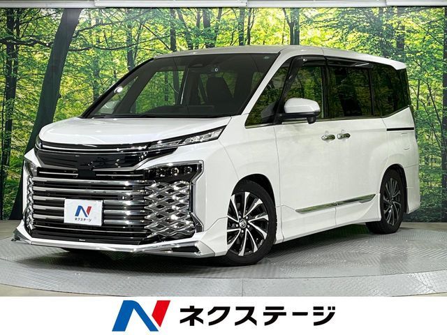 TOYOTA VOXY 2023