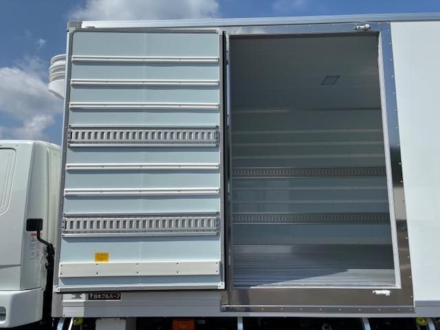 MITSUBISHI FUSOU FIGHTER 2025