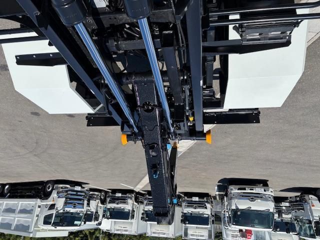 MITSUBISHI FUSOU FIGHTER 2025