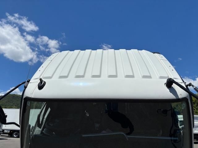 MITSUBISHI FUSOU FIGHTER 2025