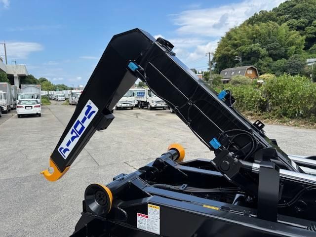 MITSUBISHI FUSOU FIGHTER 2025