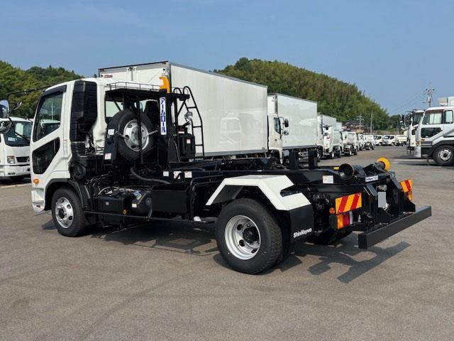 MITSUBISHI FUSOU FIGHTER 2025